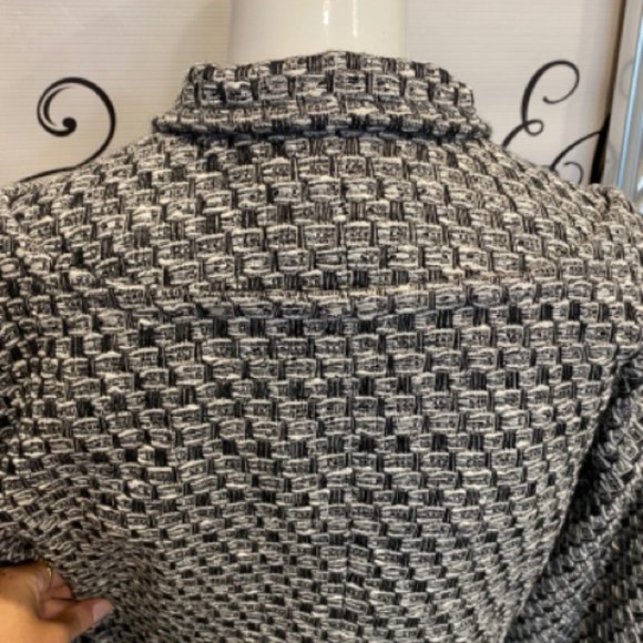 Chanel Grey And Black Tweed Sz 40 Jacket - Picture 6 of 7